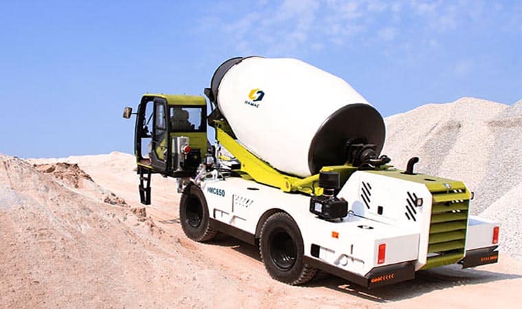 How does a mobile self-loading concrete mixer work?